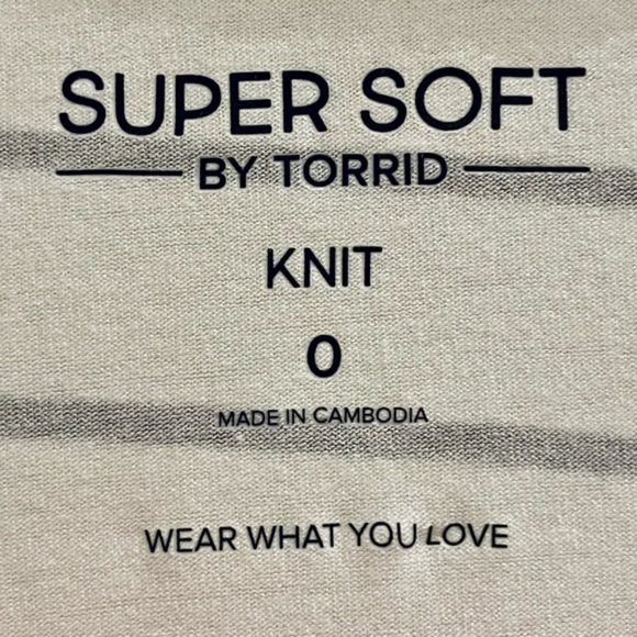 Torrid Supersoft Candy Hearts Striped Short Sleeve Crew Neck Top | Size 0/L - Picture 11 of 14